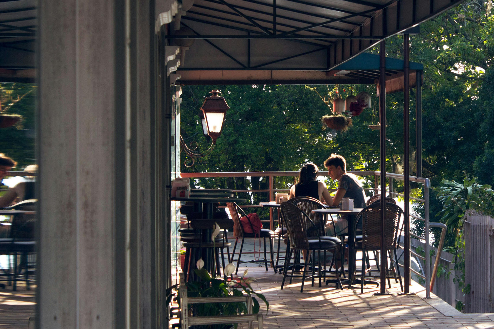 Creating a Cozy Outdoor Living Area for Year-Round Enjoyment